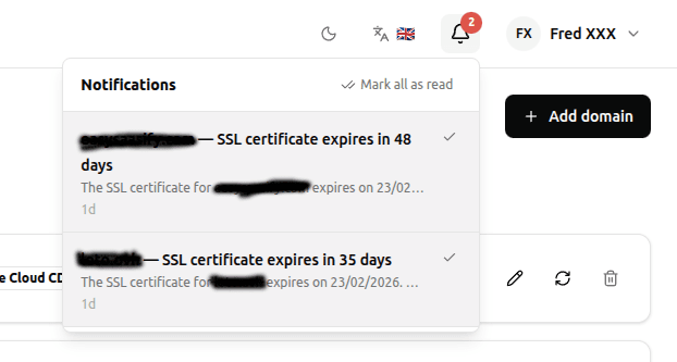 Centre de notifications SSLTrackr montrant les alertes d'expiration SSL et de statut de domaine
